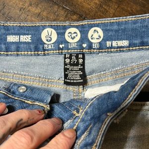 Cute shorts!! I lost some weight and sadly they don’t fit right anymore